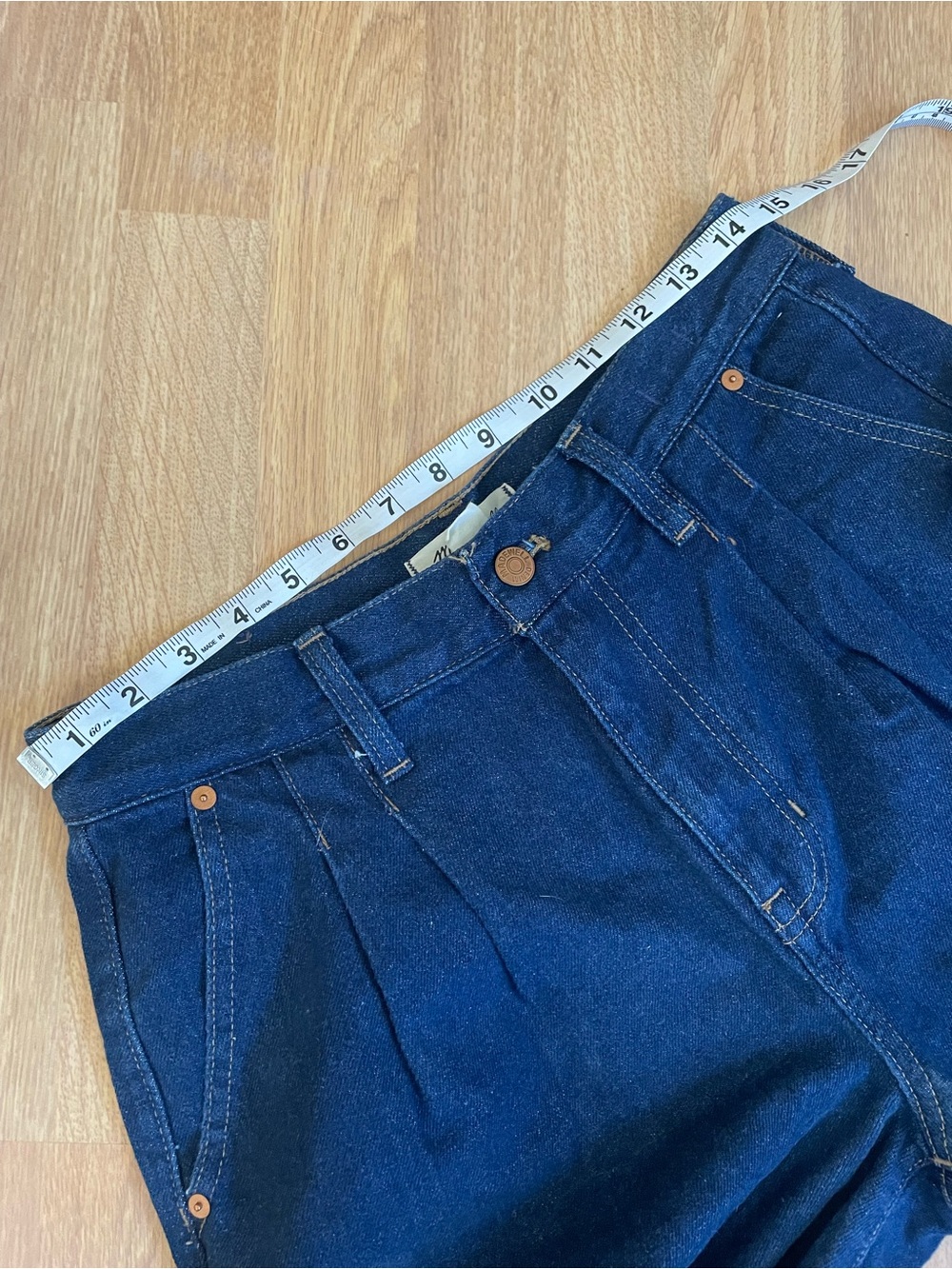 MADEWELL Baggy Straight Jeans in Woodham Wash: Pleated Edition - Picture 4 of 13